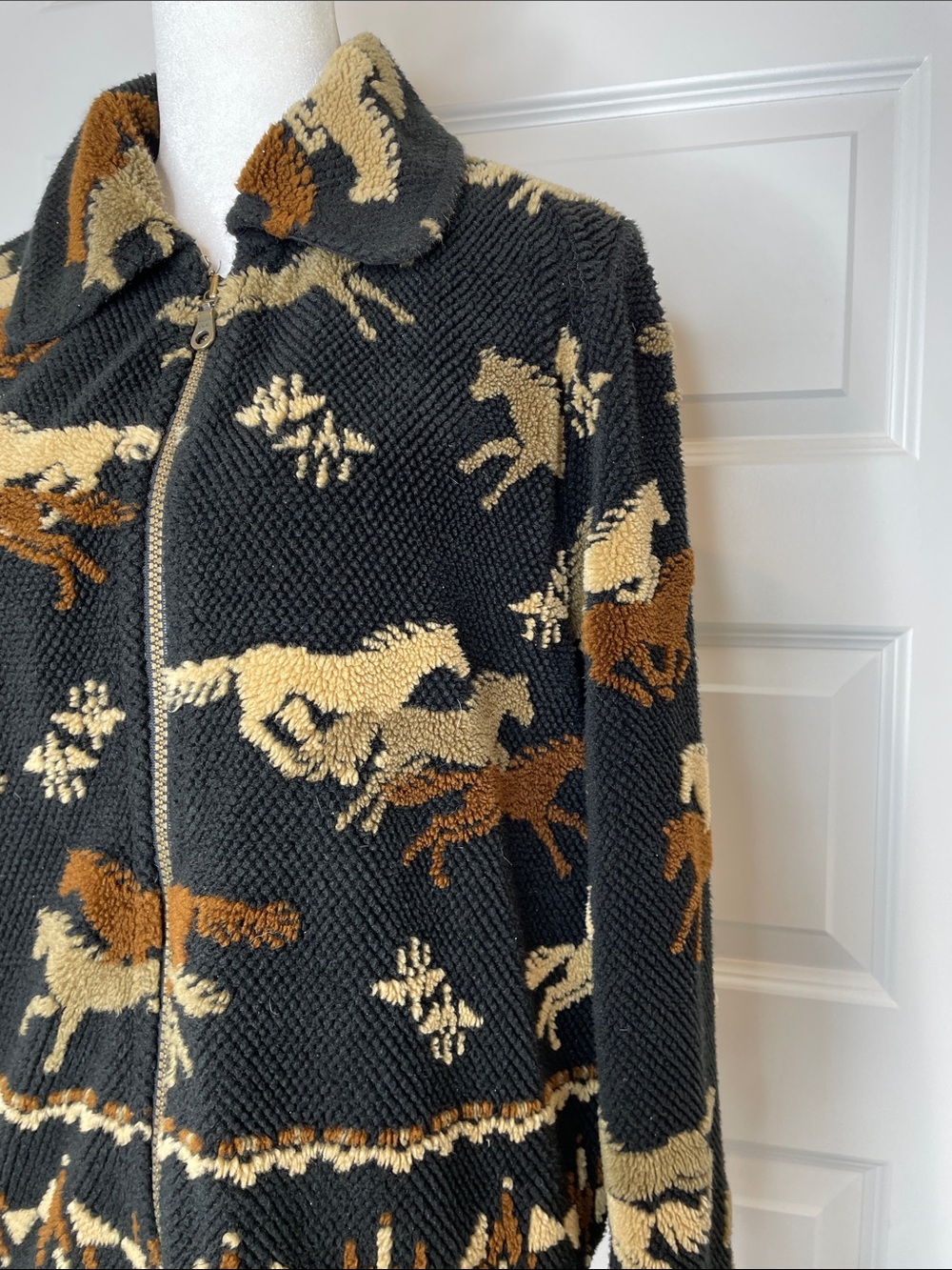 Tsunami Vintage Women’s Black & Brown Horse-Print Zip Front Jacket Size M - Picture 3 of 6